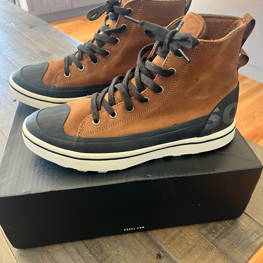 New Sorel Men's Cheyanne Brown Waterproof Sneakers